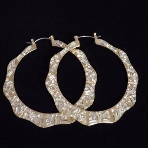NOIR JEWELRY‎ gold toned hoops with crystals